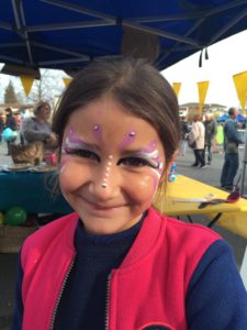 Maquillage sur le stand de Partage Bordeaux Gironde